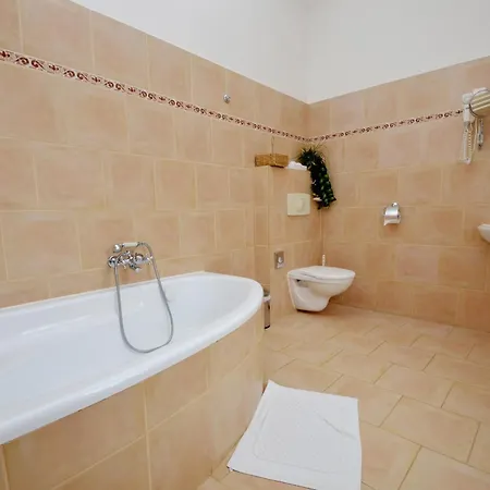 ホテル Brioni Boutique 4*